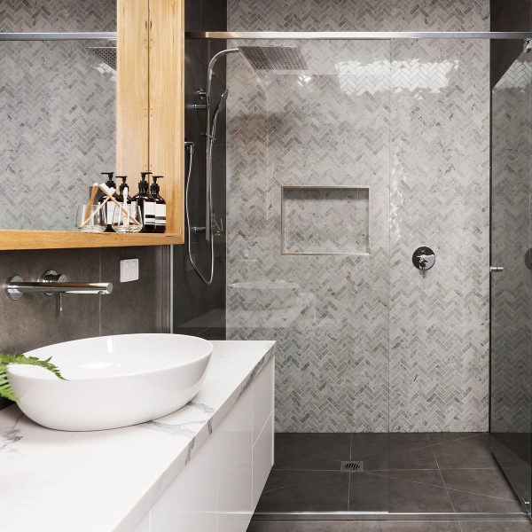 BIANCO CARRARA MARBLE HERRINGBONE - Image 2